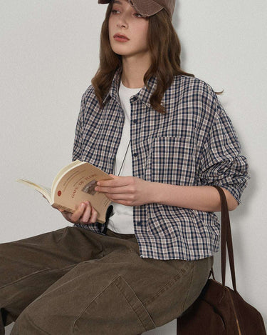 Classic Retro Plaid Shirt with Vintage Charm