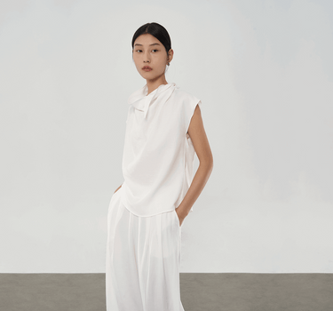 Drapey Puff Collar Sleeveless T-Shirt