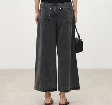 Eight-Point Cropped Straight Jeans for Women