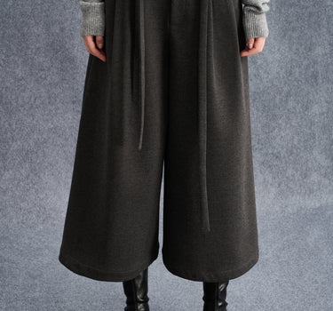 Effortless Chic High-Waist Wide-Leg Trousers