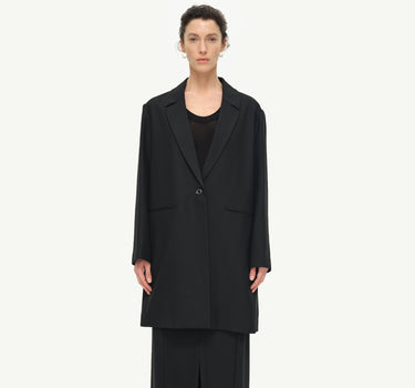 Classic Wool Blend Tailored Suit with Oversized Shoulders