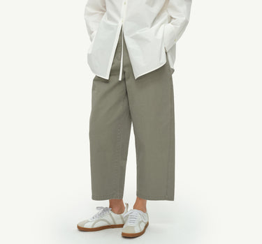 Timeless Comfort: Cotton Washed Nine-Minute Pants