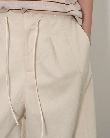 Classic Wide-Leg Pants: A Must-Have for Your Wardrobe