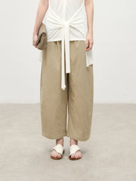 Redefine Proportion with 3D-Cut Elastic Waist Pants
