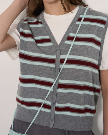 Contrast-Striped Knit T-Shirt: Retro Style, Modern Comfort