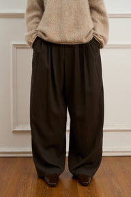 Straight-Leg Pleated Wide-Leg Pants for Effortless Style