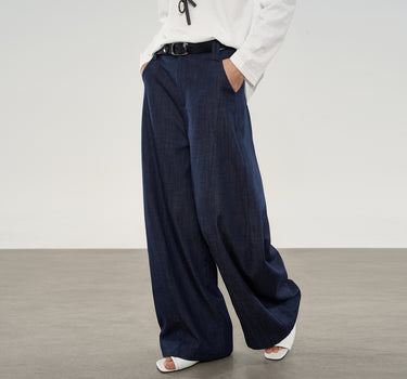 Retro-Inspired Denim Jeans for Everyday Style