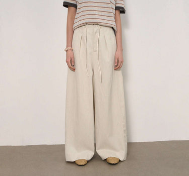 Classic Wide-Leg Pants: A Must-Have for Your Wardrobe