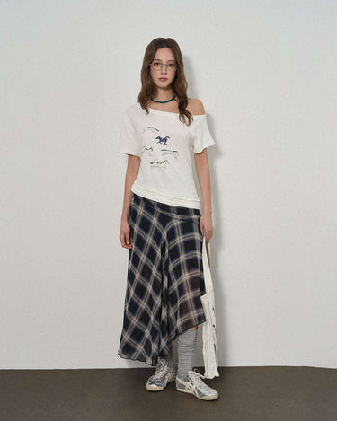 Unique Off-Shoulder Short Sleeve Top with Horse Embroidery