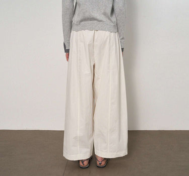 Elastic Waist Curved-Leg Pants