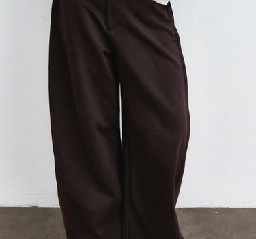 Relaxed Straight-Leg Wide-Leg Pants with Modern Flair