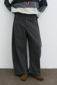 Relaxed Straight-Leg Wide-Leg Pants with Modern Flair