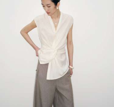Tencel-Cotton Black Blouse – Flattering Silhouette