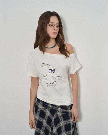 Unique Off-Shoulder Short Sleeve Top with Horse Embroidery