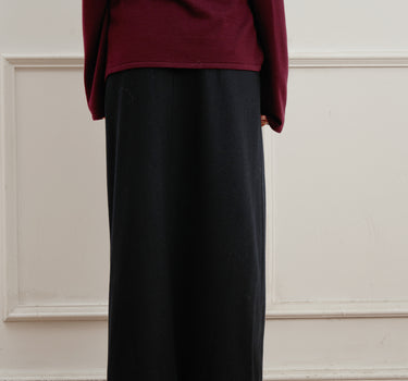 Natural Wool Straight Skirt – Washable & Elegant