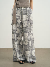 Stylish Printed Pants with Vintage Floral Design