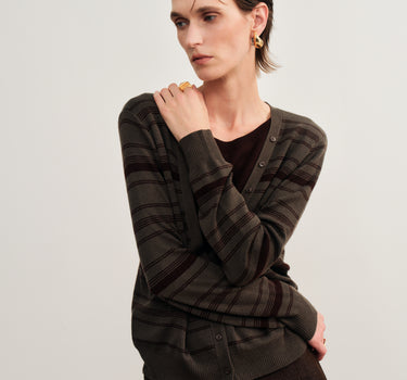 Vintage-Inspired Color-Block Knit Top