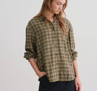 Vintage-Inspired Pleated Checkered Shirt