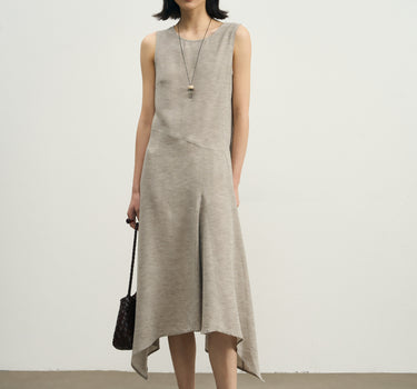 Flattering Waist & Diagonal Seam Dress