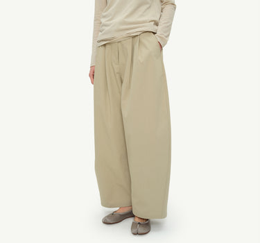 Effortless Style with Three-Dimensional Tailoring