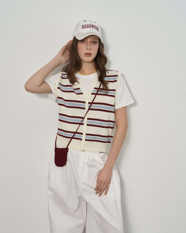 Contrast-Striped Knit T-Shirt: Retro Style, Modern Comfort