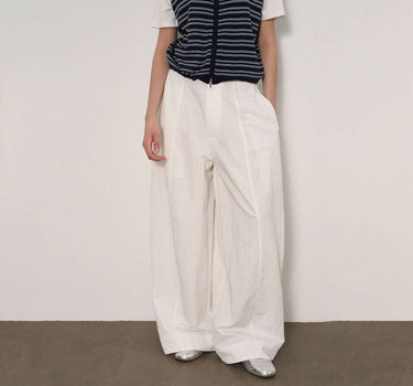 Elastic Waist Balloon Pants: Effortless Comfort and Style