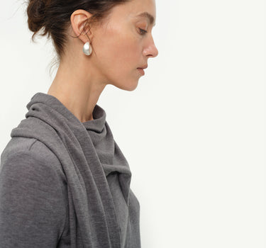 Soft and Skin-Friendly Silk Blend Fitted Top