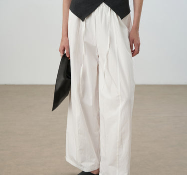 Relaxed-Fit Curved-Leg Pants for Everyday Ease