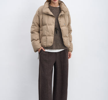 Elevate Your Wardrobe with Flowy-Fit Cropped Casual Pants