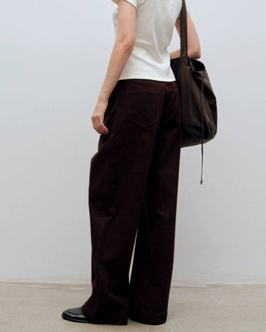 Vintage Straight-Leg Jeans with a Modern Fit