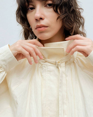 Vintage-Inspired Silhouette Bud Collar Jacket for Effortless Style