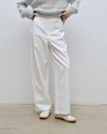 Minimalist High-Waisted Skinny Pants | Sleek & Modern