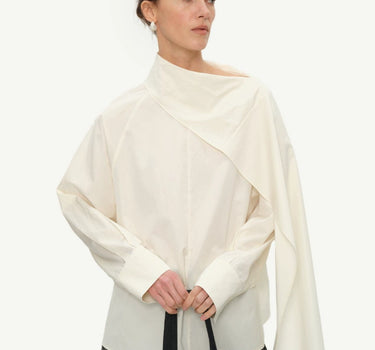 Sophisticated and Effortless: The Cotton Irregular Design Lapel Top