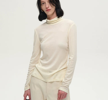 Airy Tencel Wool Turtleneck | Lightweight & Cozy